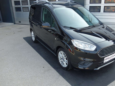 Ford Tourneo Courier 1,0 EcoBoost Titanium