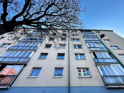 2 Zimmer Wohnung mit Potential in U-Bahn Nähe