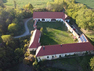 Wohnen und Arbeiten im idyllischen Landhaus