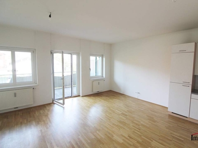 Helle, freundliche 2-Zimmerwohnung mit Balkon!