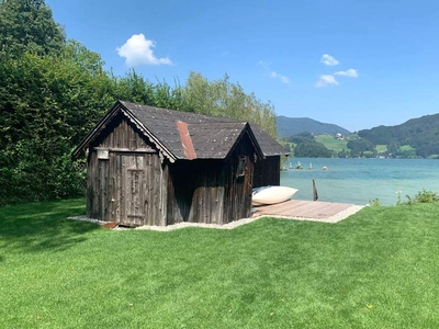 Platz an der Sonne am Mondsee! Privilegiertes Seeleben mit privatem Badeplatz