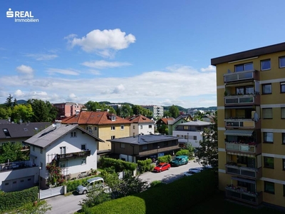 Renovierungsbedürftige 2-Zimmer-Wohnung mit Garage in Salzburg