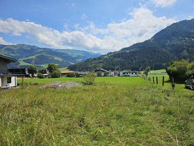 Baugrundstück mit Baugenehmigung in sonniger Ausblicklage