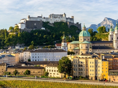 DEMNÄCHST IM ANGEBOT: Großgarconniere im DG einer Wohnanlage in Salzburg