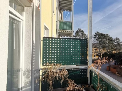 GROSSZÜGIGE RUHELAGE MIT SONNENBALKON