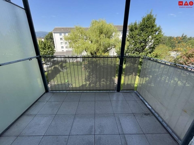 Sanierte 3 Zimmerwohnung mit sonnigem Balkon!