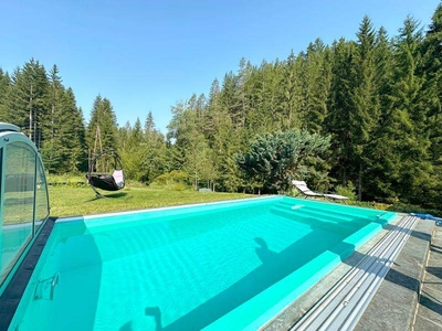 Verstecktes Naturparadies mit Pool und Schwimmteich