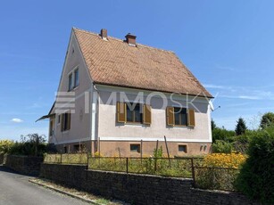 Rohdiamant mit großem Grundstück in sonniger Lage