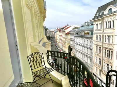 Charmante Stilaltbauwohnung mit Balkon in historischem Jugendstilhaus