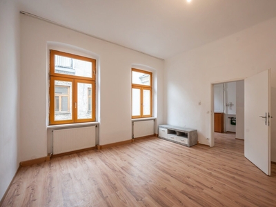 ++Springergasse++ ruhige 3-Zimmer Altbau-Wohnung, viel Potenzial, völlig hofseitig!!!