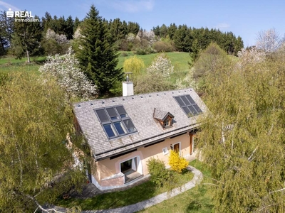 Luxuriöses Wohnen im Waldviertel: Vollsaniertes Haus mit idyllischem Garten und hochwertiger Ausstattung