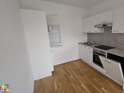 PREISREDUKTION! 2 Zimmerwohnung mit Westbalkon und Einbauküche!