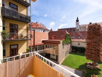 Elisabethinergasse: 2 Zimmer mit sonnigem Balkon