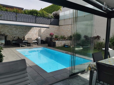 4 Zimmer Wohnung mit eigenen Pool