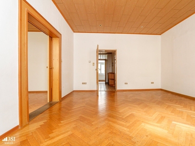 Geräumige 3-Zimmer-Wohnung in gepflegtem Altbau mit viel Potenzial