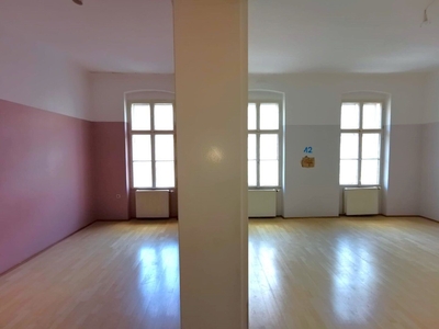 ++Herbststraße++ Sanierungsbedürftige 2-Zimmer Altbau-Wohnung, viel Potenzial!