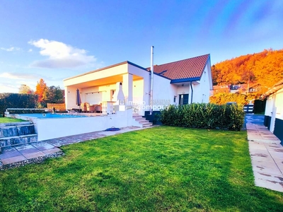 Familienparadies in Brunn - Großzügiges Einfamilienhaus mit Garten, Terrasse, Pool, Fernblick, XXL-Garage und Stellplätzen