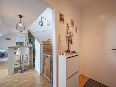 ** Nähe Rennweg: Maisonette DG-Wohnung mit Terrasse und perfekter Infrastruktur * ab 1.4.**