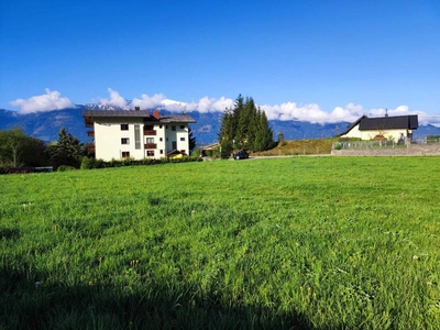 Perfekter Baugrund: Ruhig, sonnig und zentrumsnah mit unverbaubarem Blick auf die umliegenden Berge in Seeboden am Millstättersee.