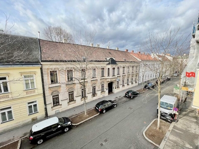 Renovierte 3 Zimmer Neubaumiete in Althietzing mit Autoabstellplatz, Klimaanlage u. Gemeinschaftsgarten.