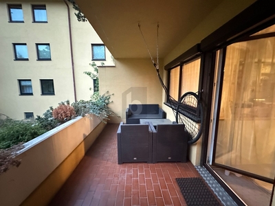 CHARMANTE WOHNUNG MIT SONNIGER TERRASSE