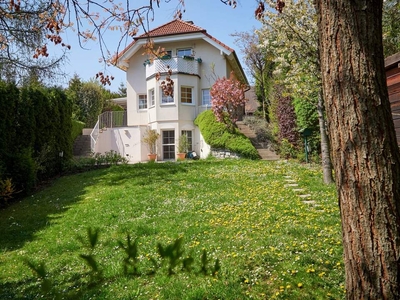 Charmantes Einfamilienhaus mit Sauna & Indoor-Pool