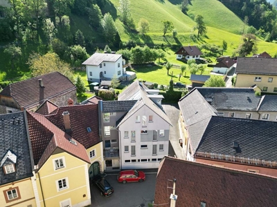 Mehrfamilienhaus - Zimmer- Apartmentvermietung mit sehr guter Rendite im historischem Altstadtzentrum mit beeindruckender Kulisse