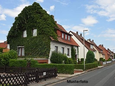 2-Familienhaus mit Nebengebäude + provisionsfrei +