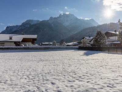 Baugrundstücke in sonniger Lage mit Bergblick