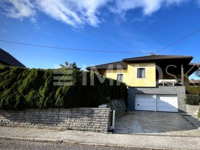 Bezaubernder Bungalow mit Pool und Sauna in ländlicher Lage