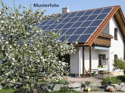 Einfamilienhaus mit Garage/Carport