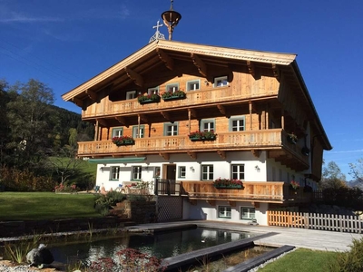 Exklusives Landhaus mit Naturpool in Kitzbühel/Jochberg!