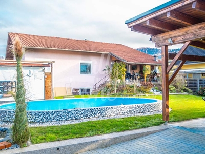 Familientraum in Ebenthal: Charmantes Einfamilienhaus mit Pool, Biotop und Gartenparadies