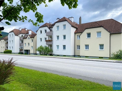 Familienwohnung im 2. OG mit Loggia