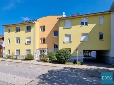 Familienwohnung im 2. OG mit Loggia