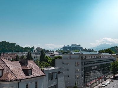 Generalsanierte Zweizimmerwohnung mit Festungsblick