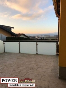 Große Terrasse mit Weitblick in Berg- und Seelandschaft!