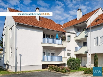 Großzügige Dachgeschosswohnung mit Loggia