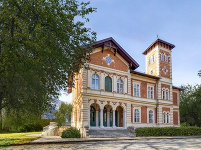 Habsburg Residenz inmitten majestätischer Natur