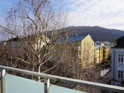 HELLE 4 ZIMMER WOHNUNG MIT LOGGIA IN RUHIGER LAGE