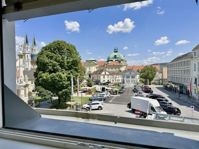 Historische Aussicht I Direkt am Rathausplatz Klosterneuburg I Erstbezug I Fußbodenheizung, Langdiele Eichenparkett, 3-fach Verglasungen, Fernwärme u.v.m.!