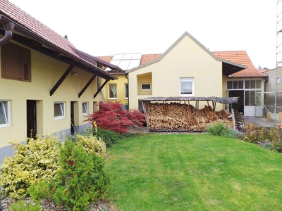 Katzelsdorf KAUF - Einfamilienhaus mit Pool und Solaranlage