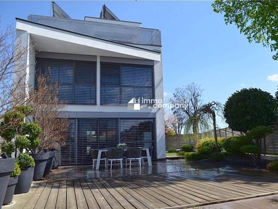 LUXUS-TOWNHOUSE - Ihr Niedrigenergie-Traumhaus in LEOPOLDSDORF BEI WIEN mit PENTHOUSE - PANORAMABLICK, Solaranlage, Japanischer Garten mit Koiteich viel Freifläche und vieles vieles mehr