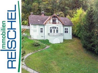 Modernisierte Wienerwald-Villa mit viel Charme und 1.417 m² Baugrund