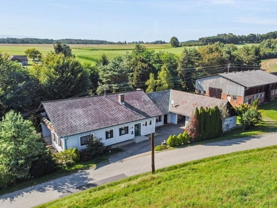 Naturliebhaber, Aussteiger! Einfamilienhaus mit Stallgebäude und angrenzenden Grundstücken!