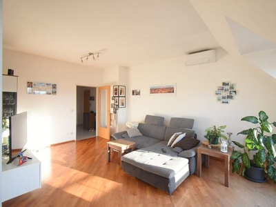 ++NEU++ 4 Zimmer DG-Wohnung in absoluter Ruhelage mit Terrasse!!!