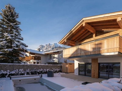 Neubau Chalet in sonniger Ruhelage mit Pool und Bergblick