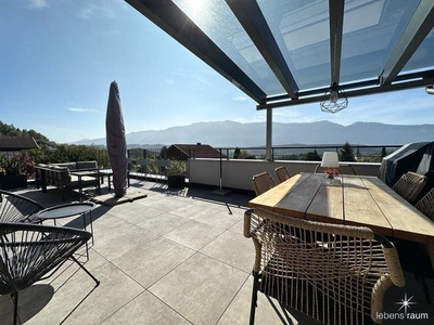 Penthouse. Terrasse. Garten. Topmoderne Wohnung in Seeboden-Kras. Neuwertig.