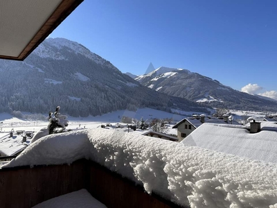 Ruhig gelegene moderne Wohnung mit traumhaften Bergblick