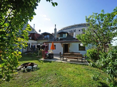 Sanierungsbedürftiges Einfamilienhaus mit ebenem Garten in attraktiver Lage in Alt-Simmering